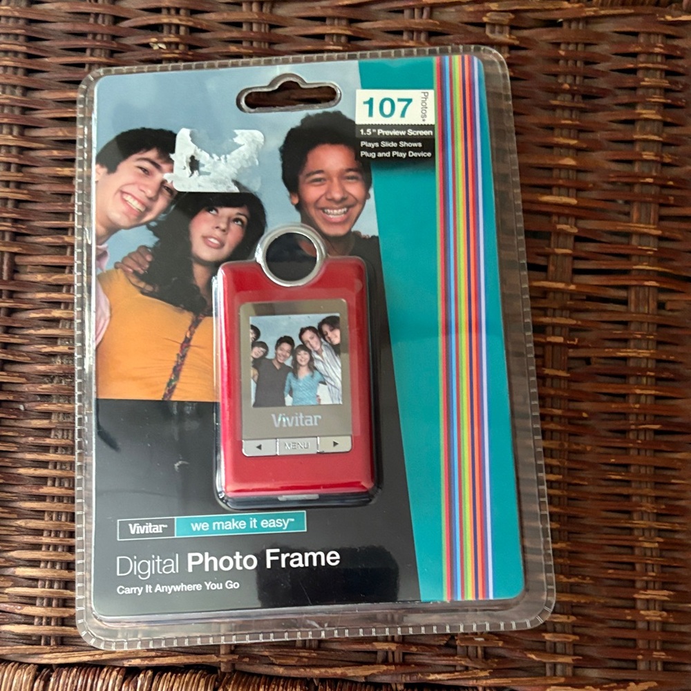 Vivitar Red Digital Photo Frame